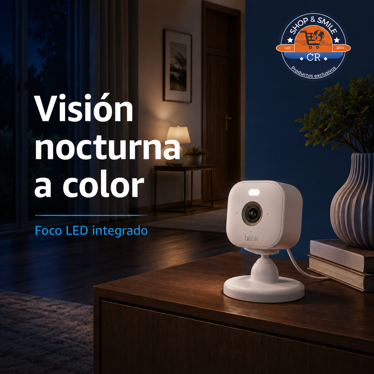 Blink Mini 2 con visión nocturna a color y foco LED integrado en una habitación durante la noche